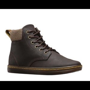 NWOT - Dr. Martens: Maelly Padded Collar Boot